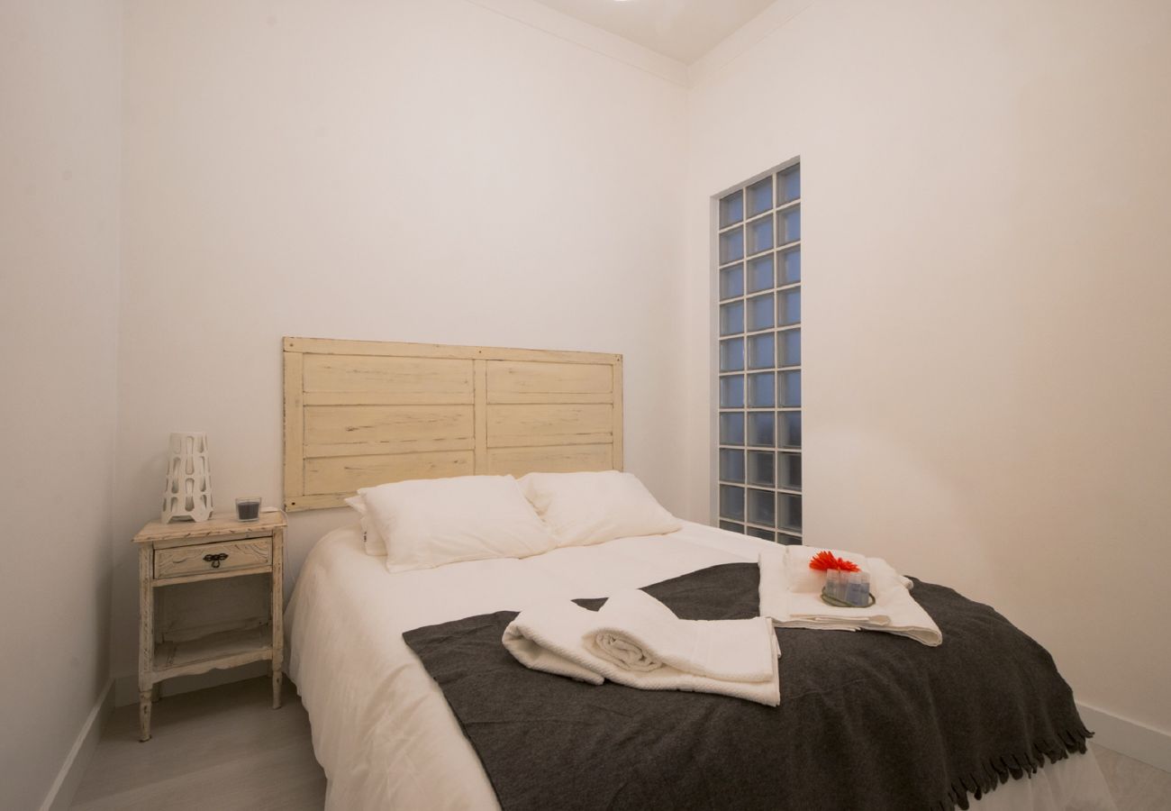 Apartamento para alugar em Alcantara-Lisboa com quarto de casal