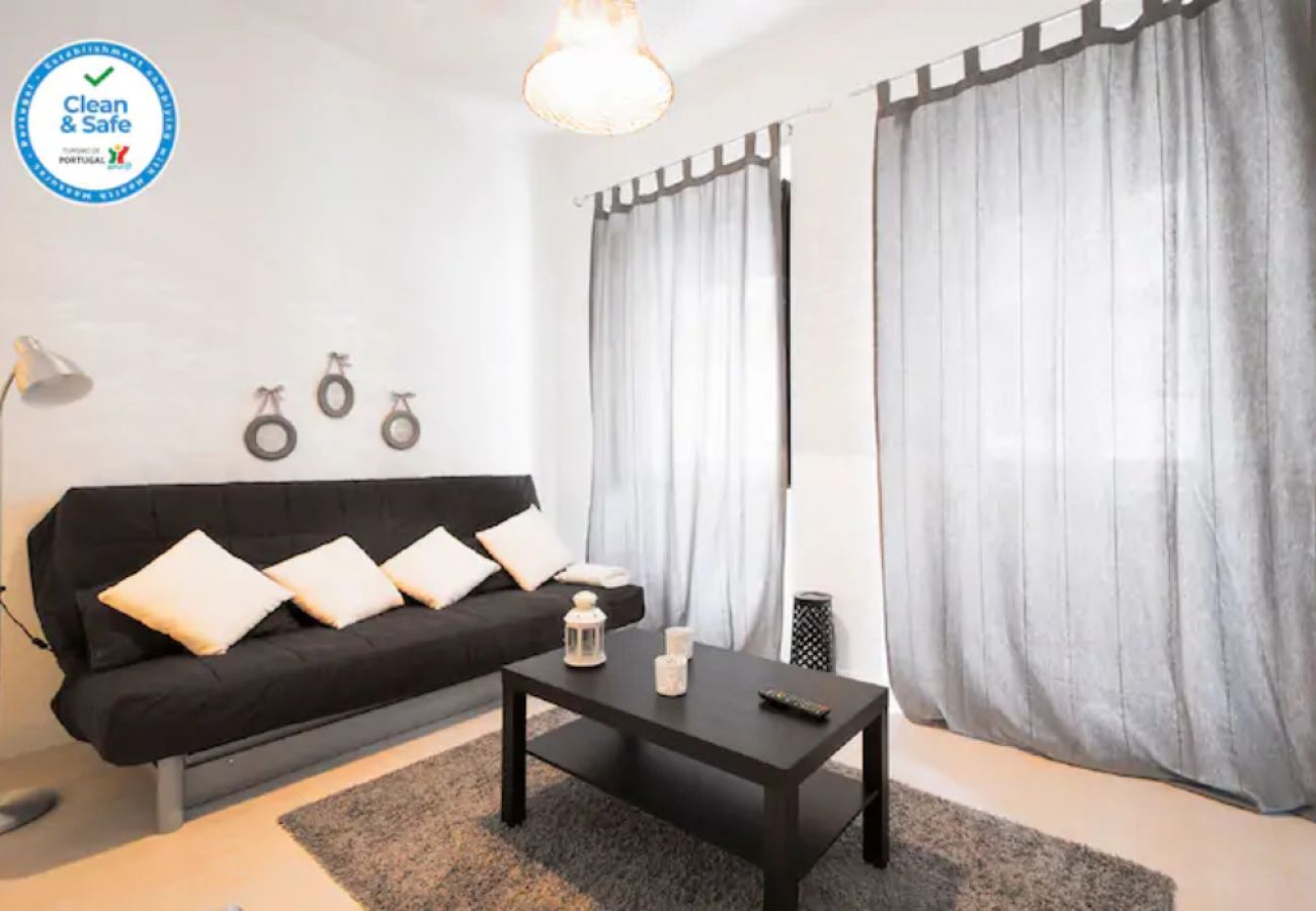 Simpática e aconchegante sala de estar | Alojamento Local em Lisboa