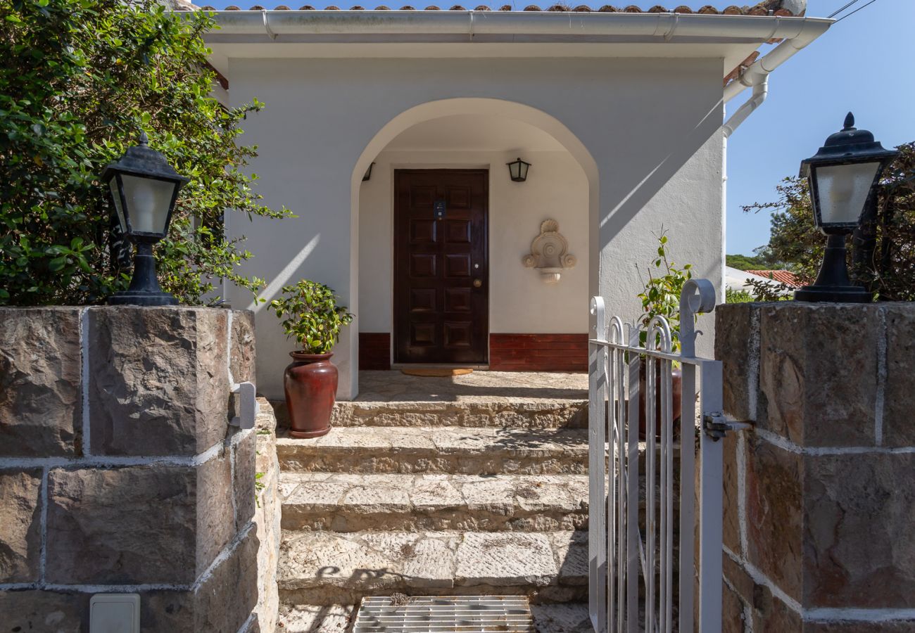 Casa em Colares - Charming  House and Terrace By Gt House