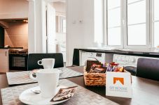 Zona agradable para cenar sin salir del apartamento