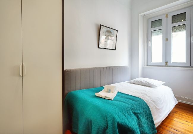 Ferienwohnung in Lisboa - Bright City View