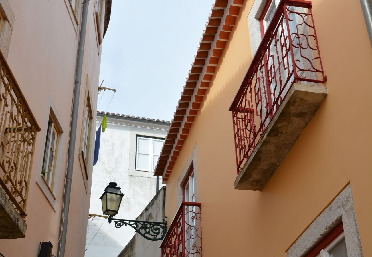 Wunderbare Wohnung zur Miete in einem typischen Gebäude im alten Lissabon