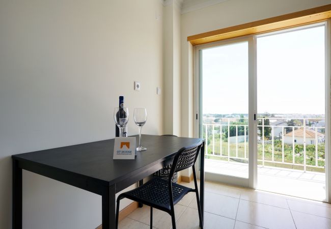 Ferienwohnung in Almada - Charneca Caparica Residential Flat