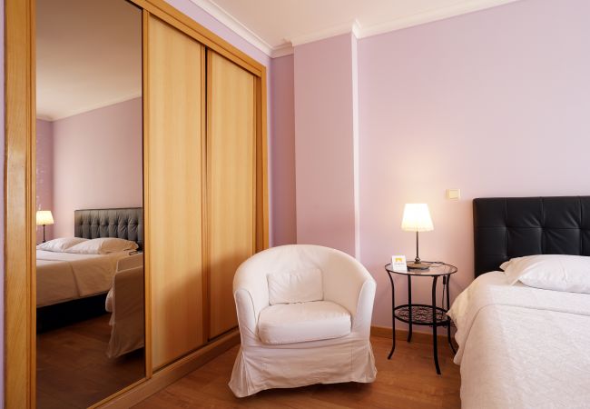 Ferienwohnung in Almada - Charneca Caparica Residential Flat