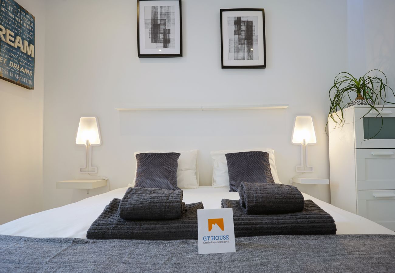 Ferienwohnung in Lissabon - Expo Oriente 2 Bedrooms by GT House