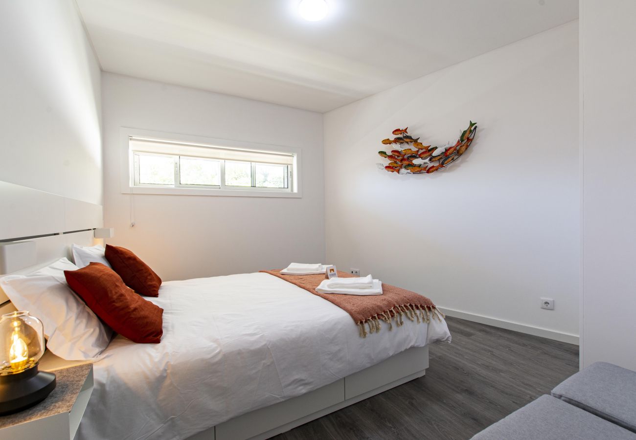 Zimmer mit Doppelbett in Setúbal