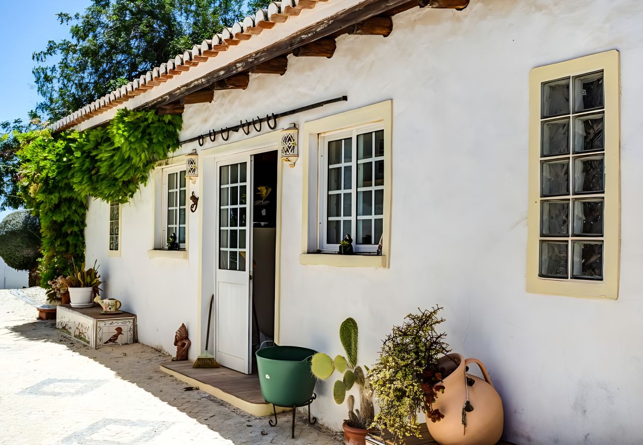 Ferienwohnung in Portimão - Girassol Apartment in Quinta Velha by GT House