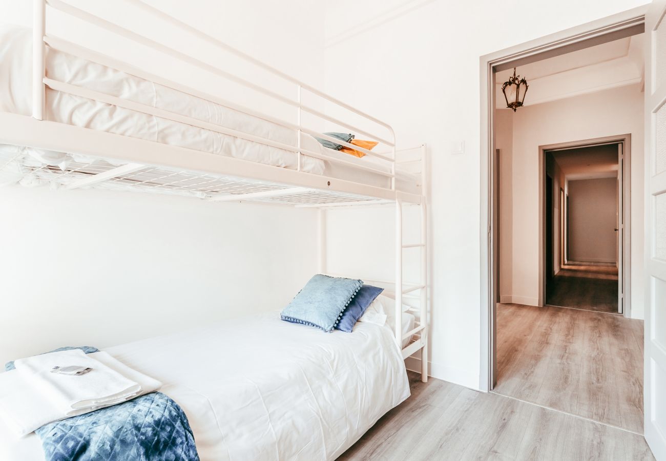 Apartment in Lisbon - Lisbon 7Rooms By Gt House