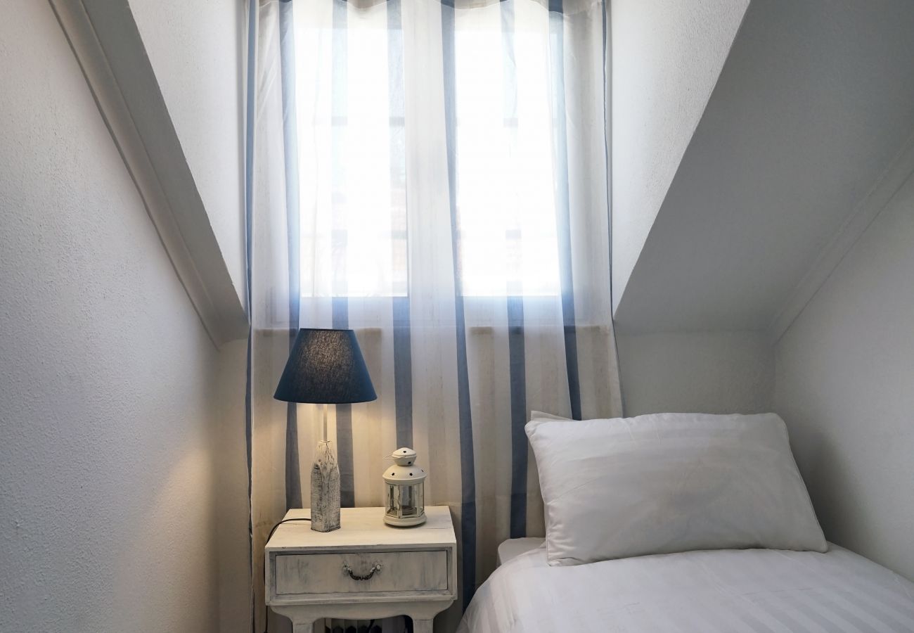 Friendly single room | Short Rental by GT House