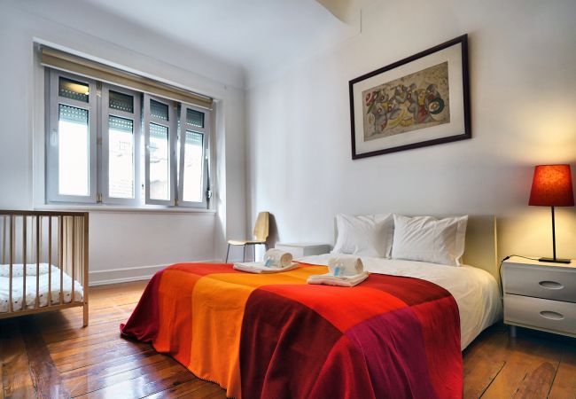 Apartment in Lisboa - Bright City View