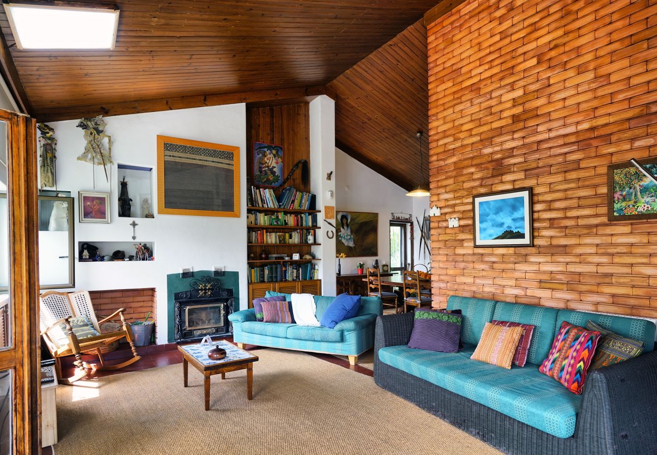 Beautiful living room in Sintra area | Short Rental
