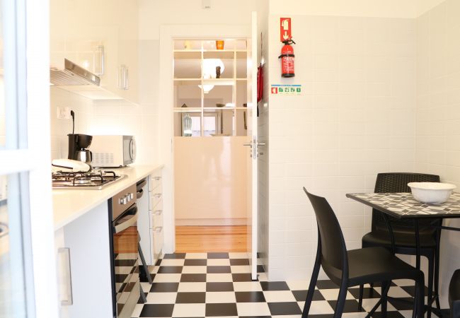 Apartment with independent kitchen next to São Jorge Castle