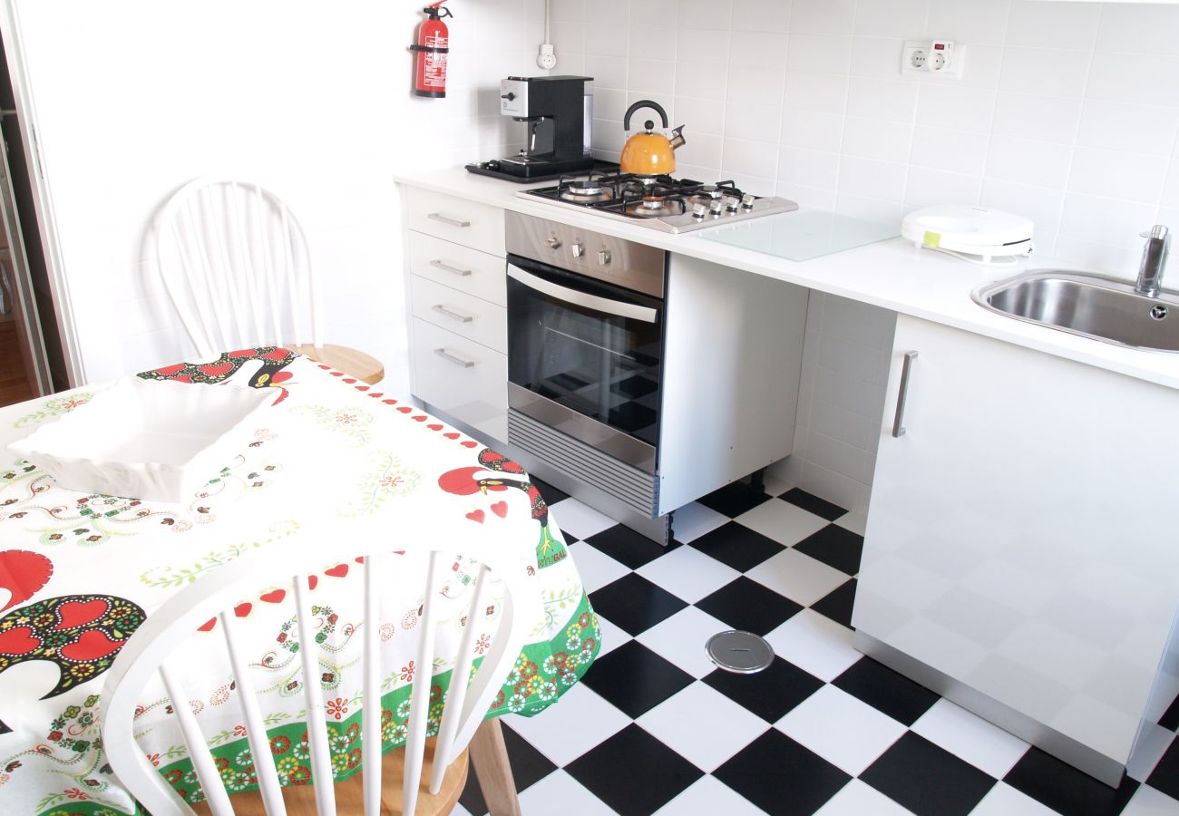 Fully equipped kitchen to dine without leaving the apartment