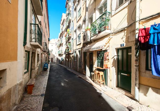 Apartment in Lisboa - Escadinhas da Santa