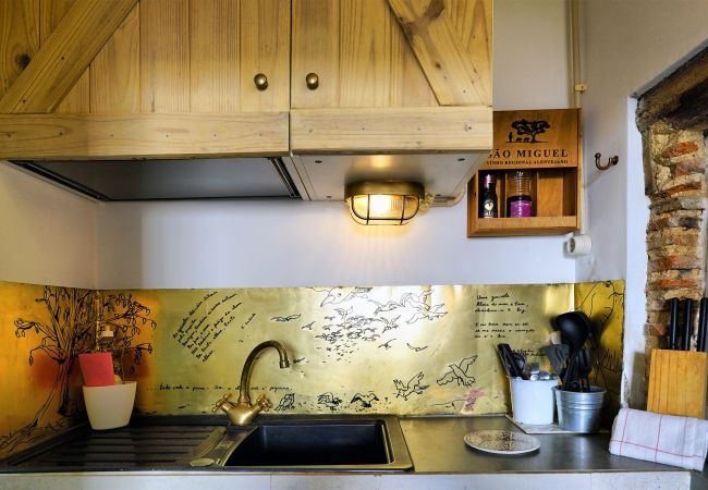 Studio in Lisboa - Bright Historical Apartment