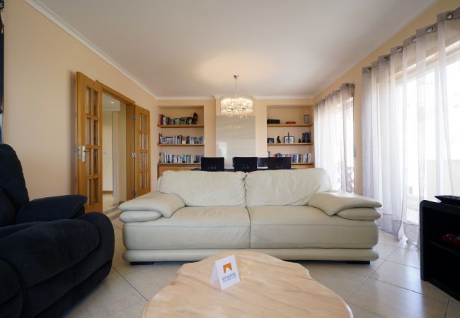 Apartment in Almada - Charneca Caparica Residential Flat