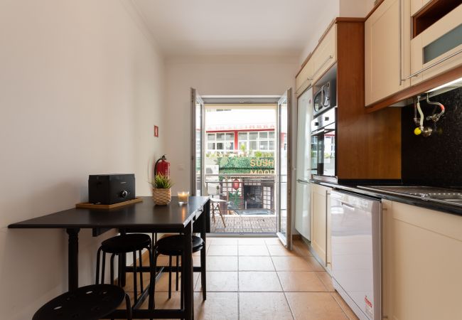 Modern kitchen in Sesimbra