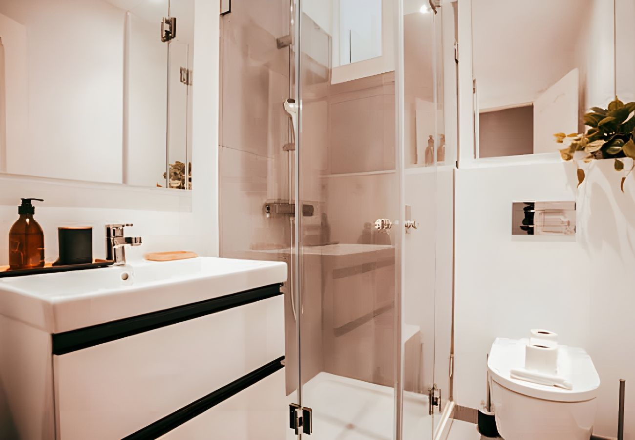 Apartment in Lisbon - Historic & Stylish 3Bed City Centre By Gt House