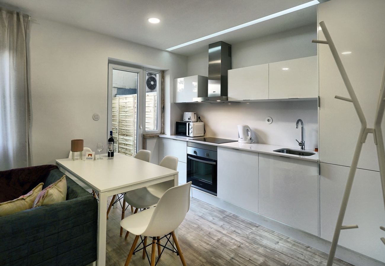 Kitchenette equipada para preparar sus comidas